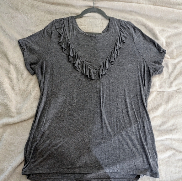Torrid grey super soft knit frilly T-shirt size 2 - Picture 3 of 11